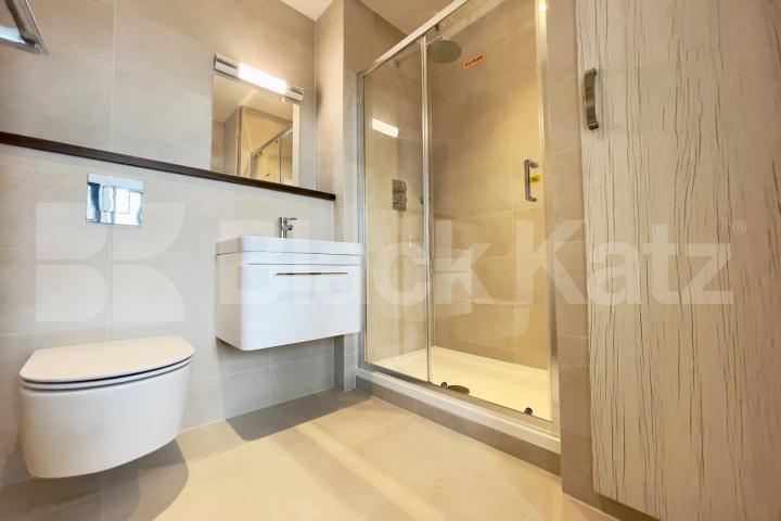 Situated on the 20th floor of The Ceramic Building with concierge and gym.  The Ceramic Building, Newington Causeway , Borough SE1